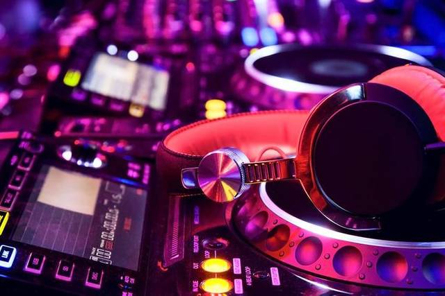 DJ set up