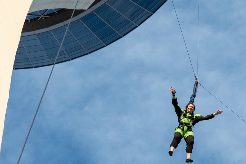 SkyJump - She Jumps