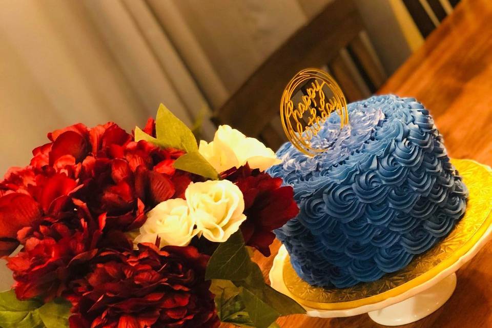 Royal blue rosette cake