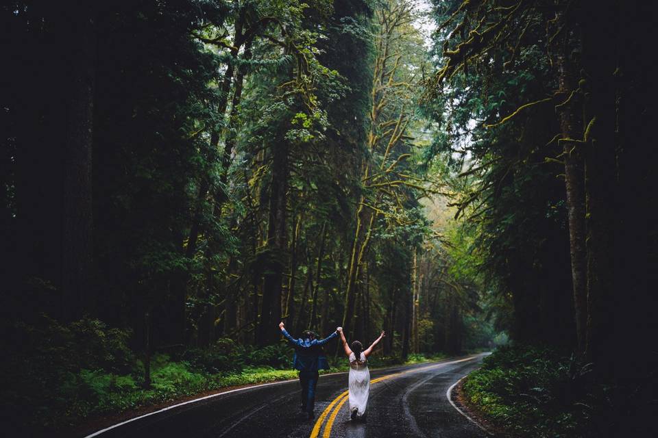 Rainy PNW elopement