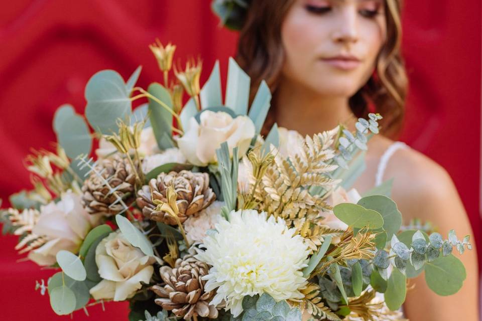 Bridal bouquet & crown