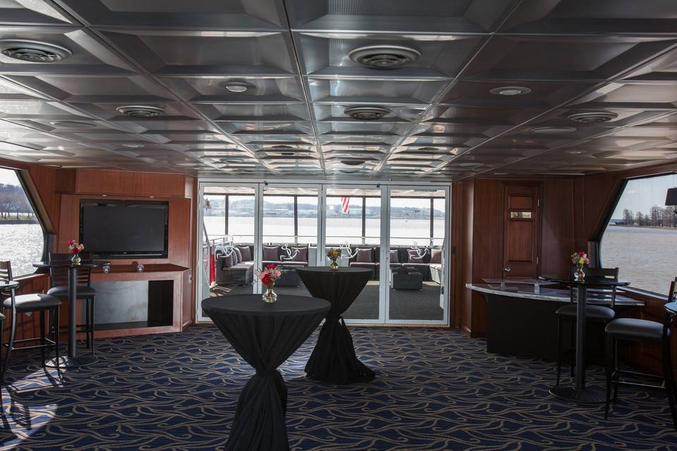 Aft deck lounge