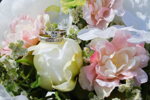 Diamond and flowers