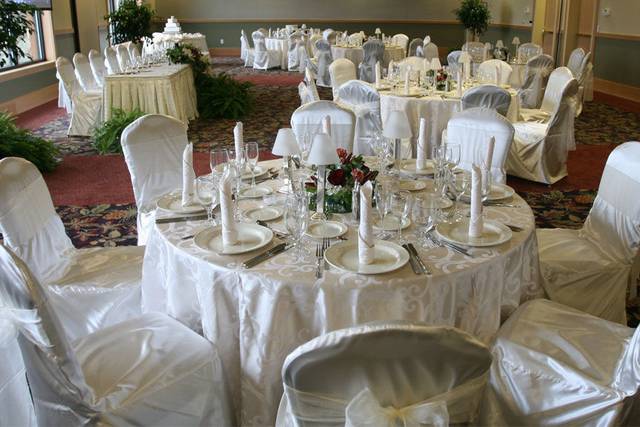WHite table setting