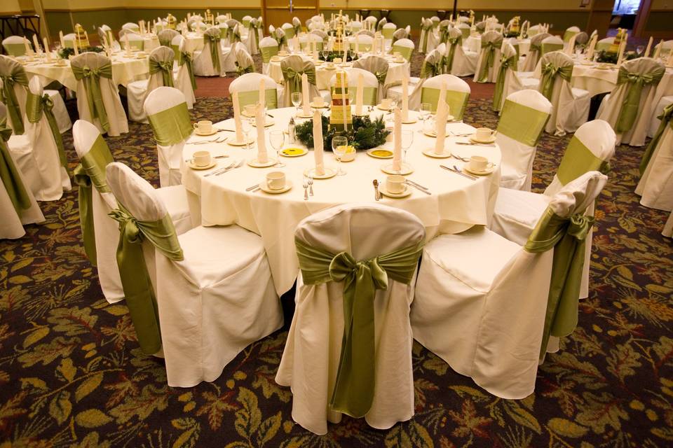 White and green table setting
