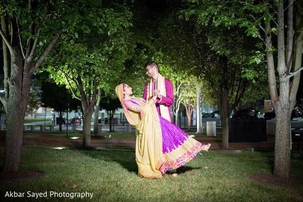 Newlyweds by the fountain