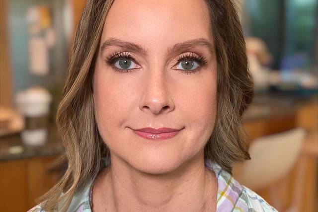 Lori Pinsky- Make-Up Artist
