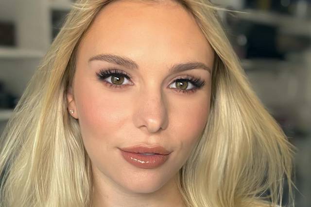 Lori Pinsky- Make-Up Artist
