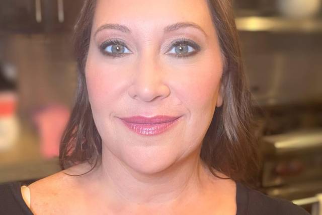Lori Pinsky- Make-Up Artist
