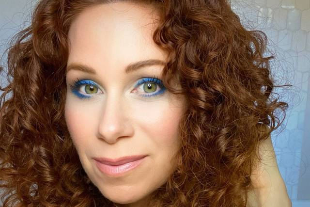 Lori Pinsky- Make-Up Artist