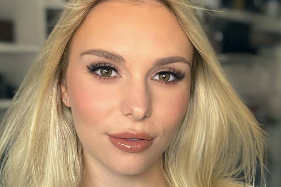 Lori Pinsky- Make-Up Artist