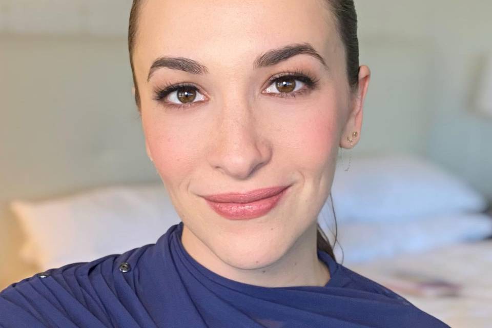 Lori Pinsky- Make-Up Artist