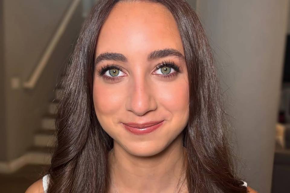 Lori Pinsky- Make-Up Artist