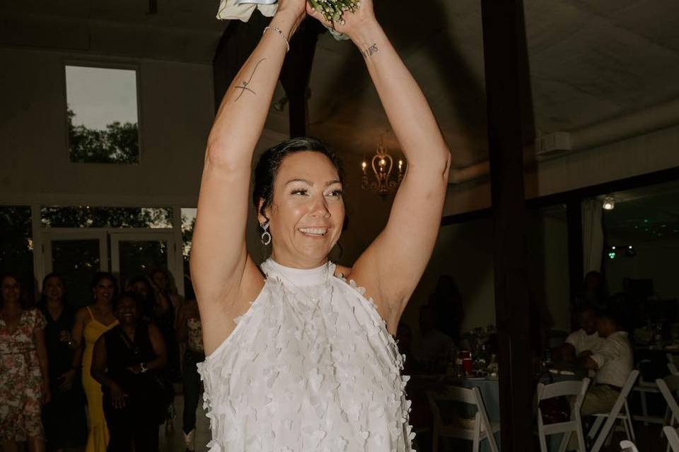 Bouquet toss