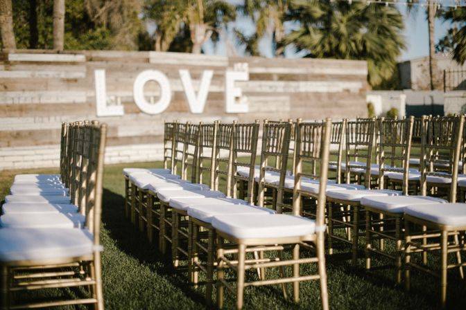 Chairs arrangement