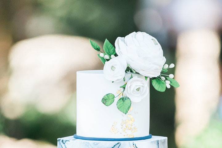 Wedding cake with blue marble