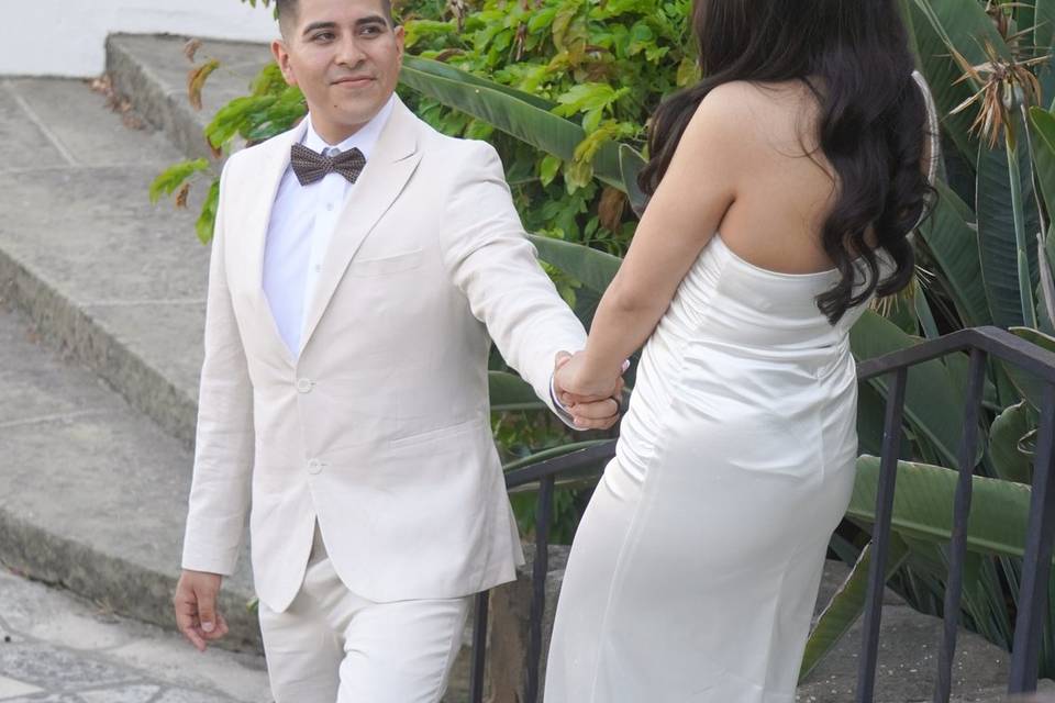 Weddings For Us