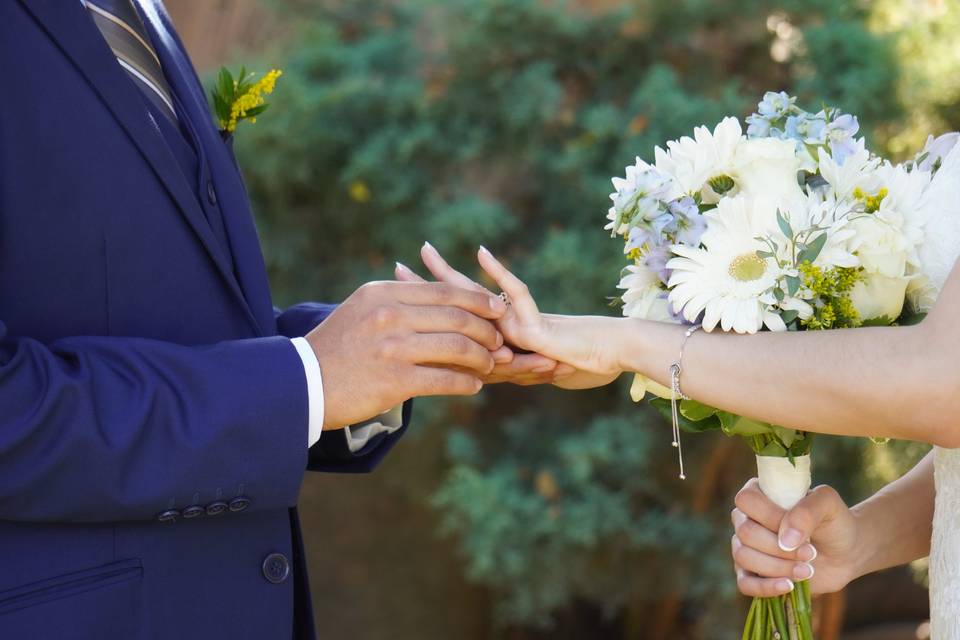 Weddings For Us