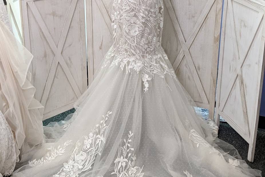 Fishtail wedding gown