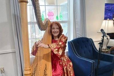 Harpist Naomi Alter