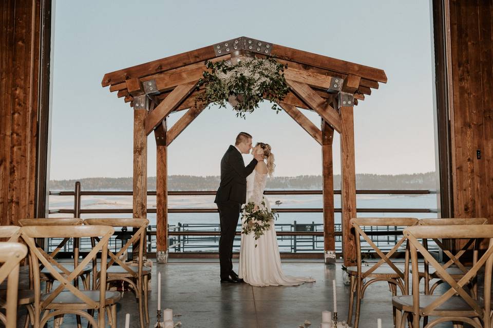 Winter boho ceremony
