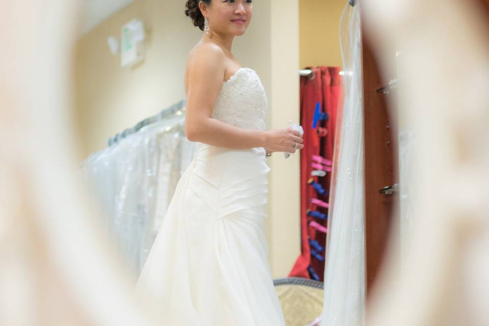 Bride in the mirror