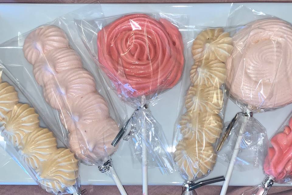 Meringue Pops