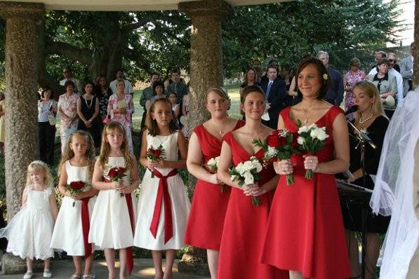 Bridesmaids and Flower Girls at Maymont Park in Richmond.