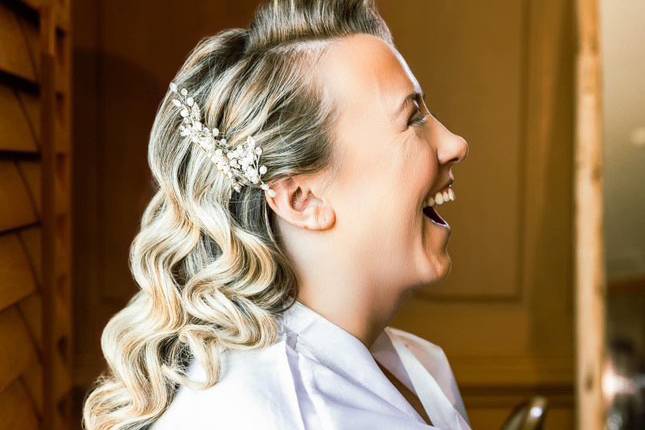 Hollywood waves hairstyling