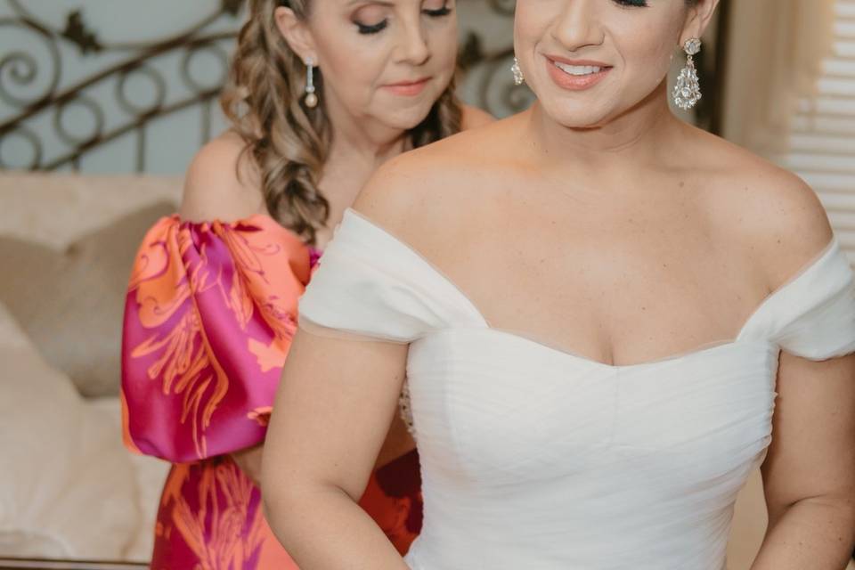 Gina Dearing Makeup Artist