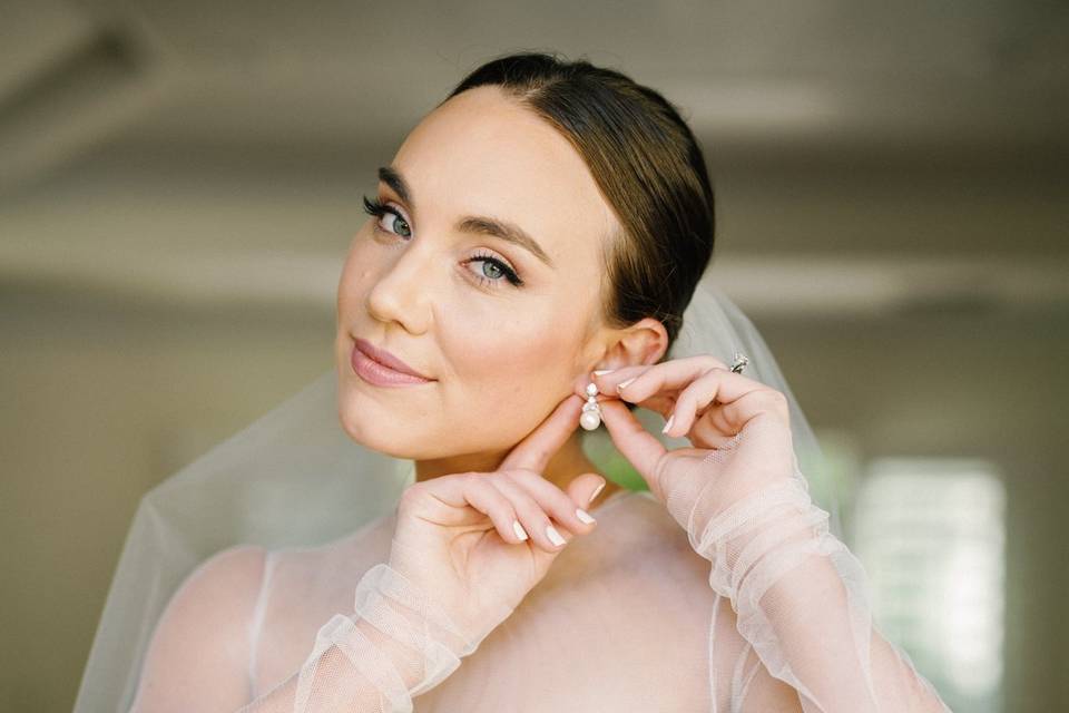 Gina Dearing Makeup Artist