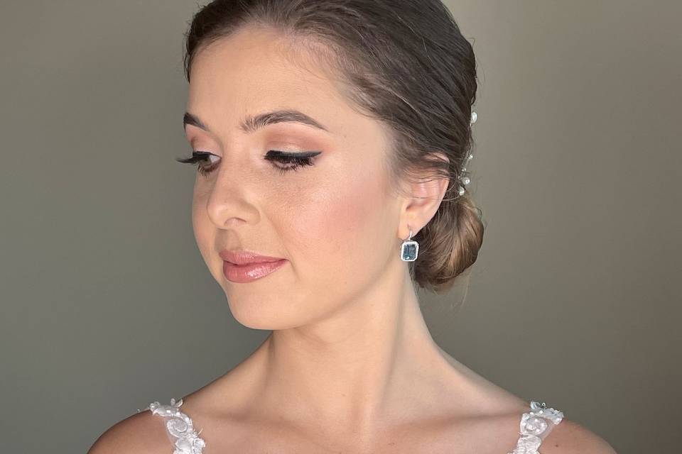 Gina Dearing Makeup Artist