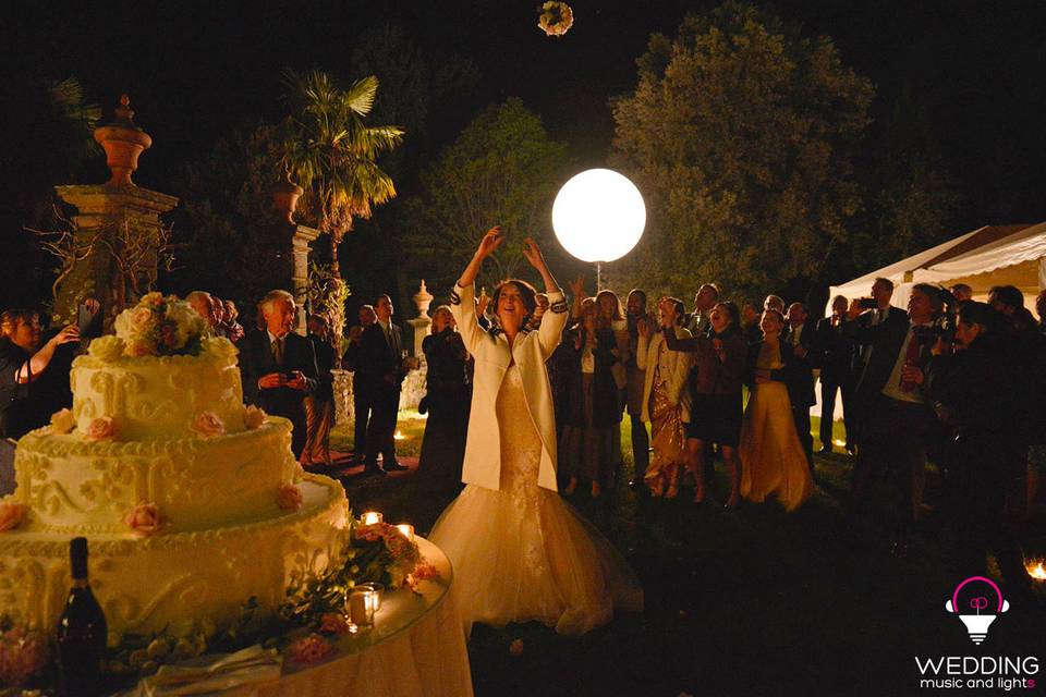 Wedding architectural lighting balloon Villa Passerini - Tuscany - Italy