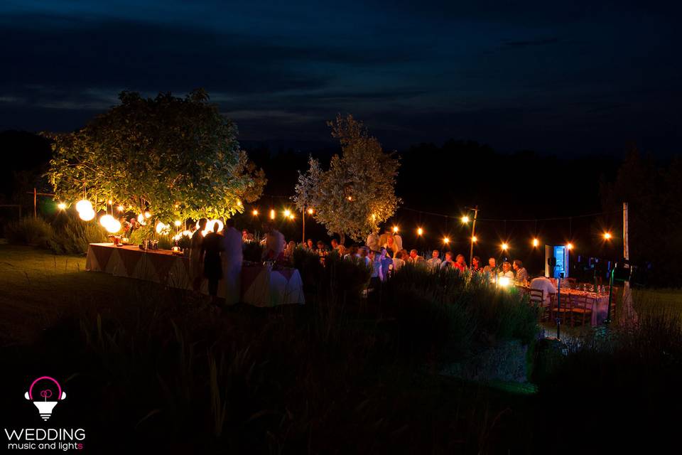 Wedding edison vintage lighting Castello Gargonza - Tuscany - Italy