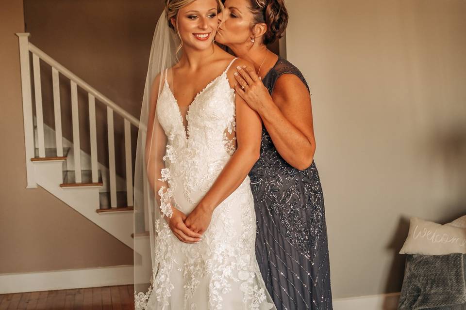 Bride with her Mom