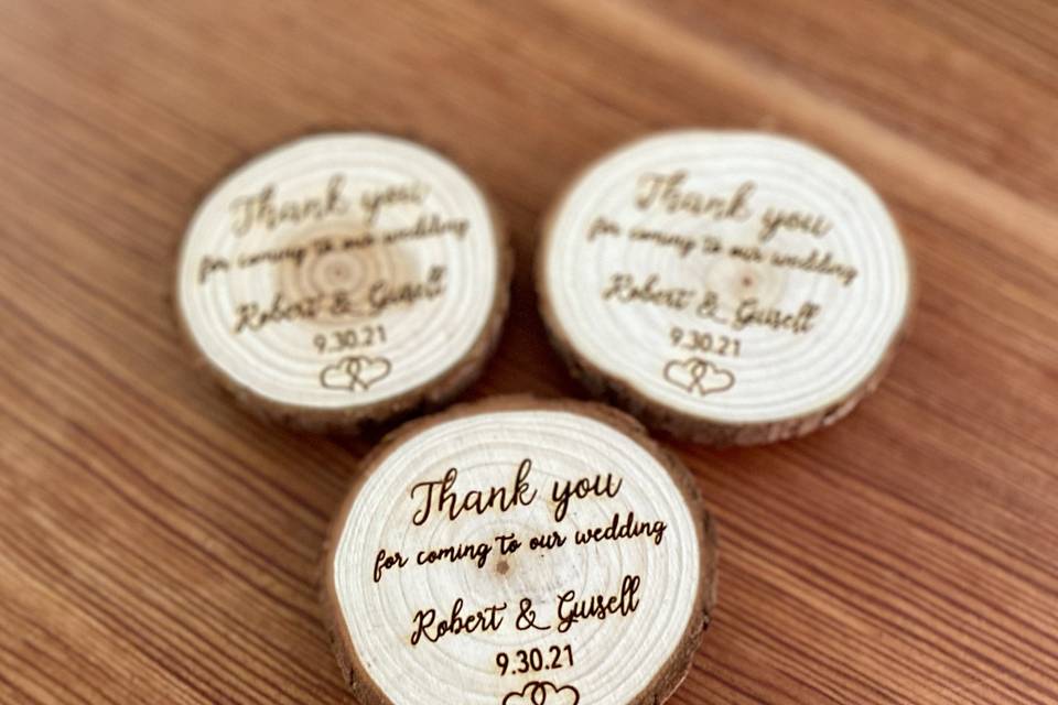 Magnet favor and save-the-date
