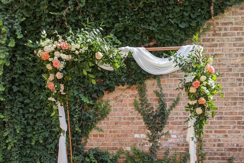 Peaches & cream arch