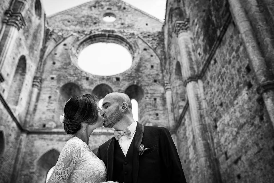 Kiss at san galgano abbey