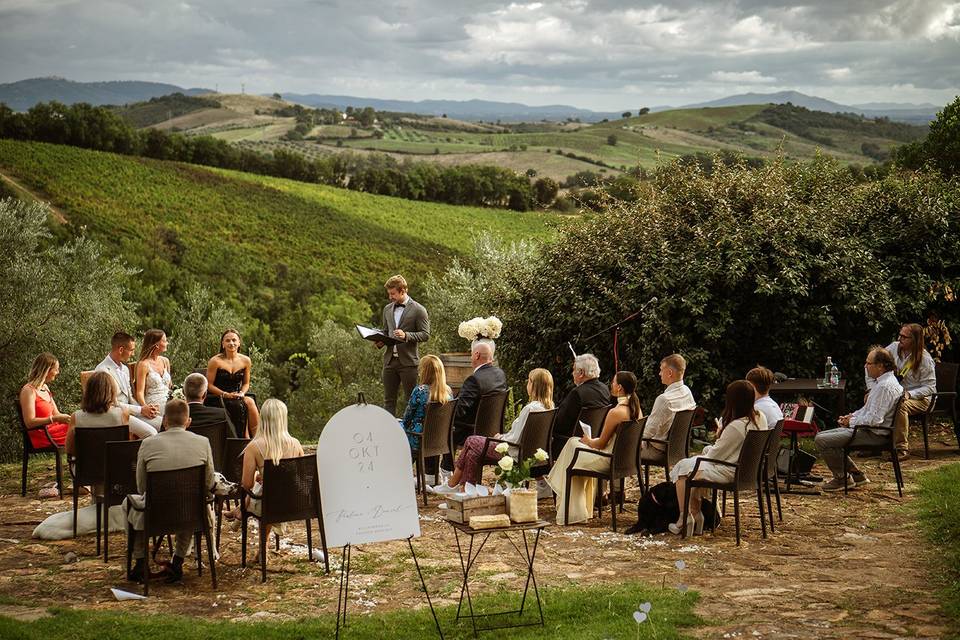 Outdoor ceremony in tuscany