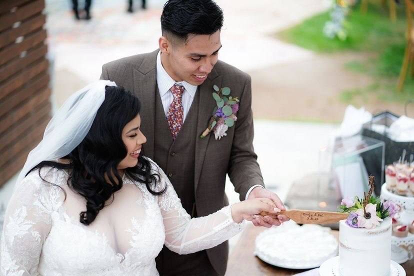 Cutting the cake