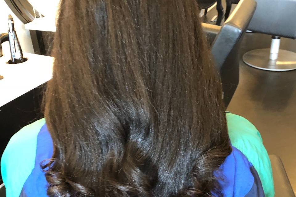 Smooth, loose curls