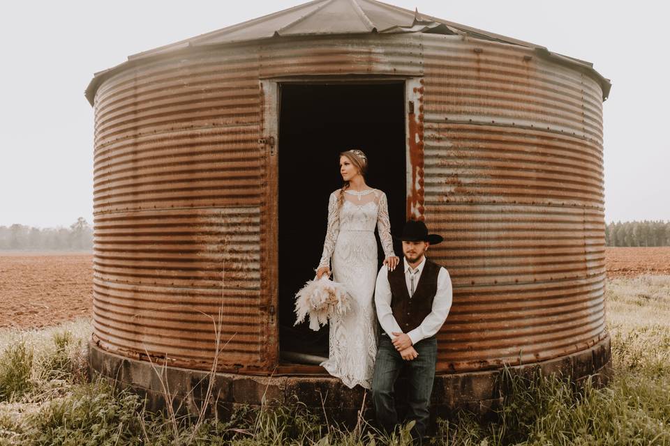 Old grain bin