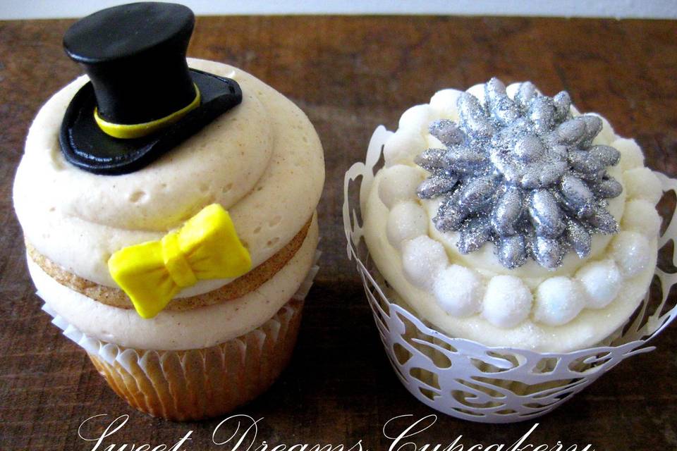 Custom Bride & Groom cupcakes