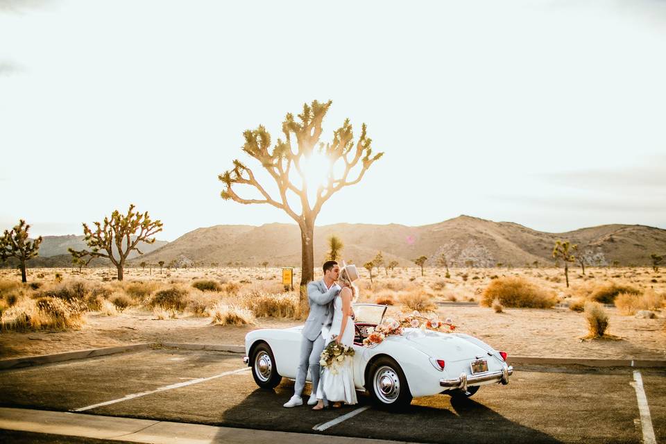 Couple+vintage car