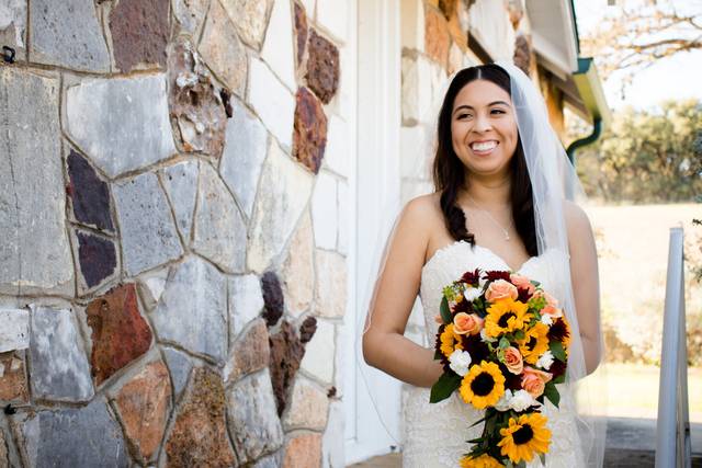 A smiling to-be-wed - A.Elizabeth Photography