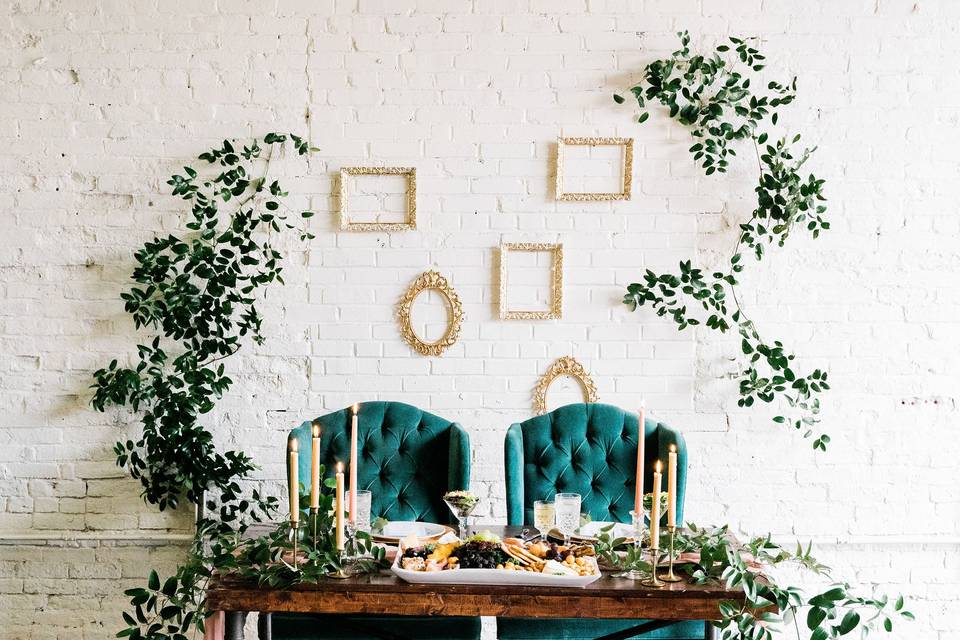 Sweetheart table set-up