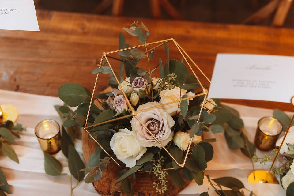 Geometric Centerpieces