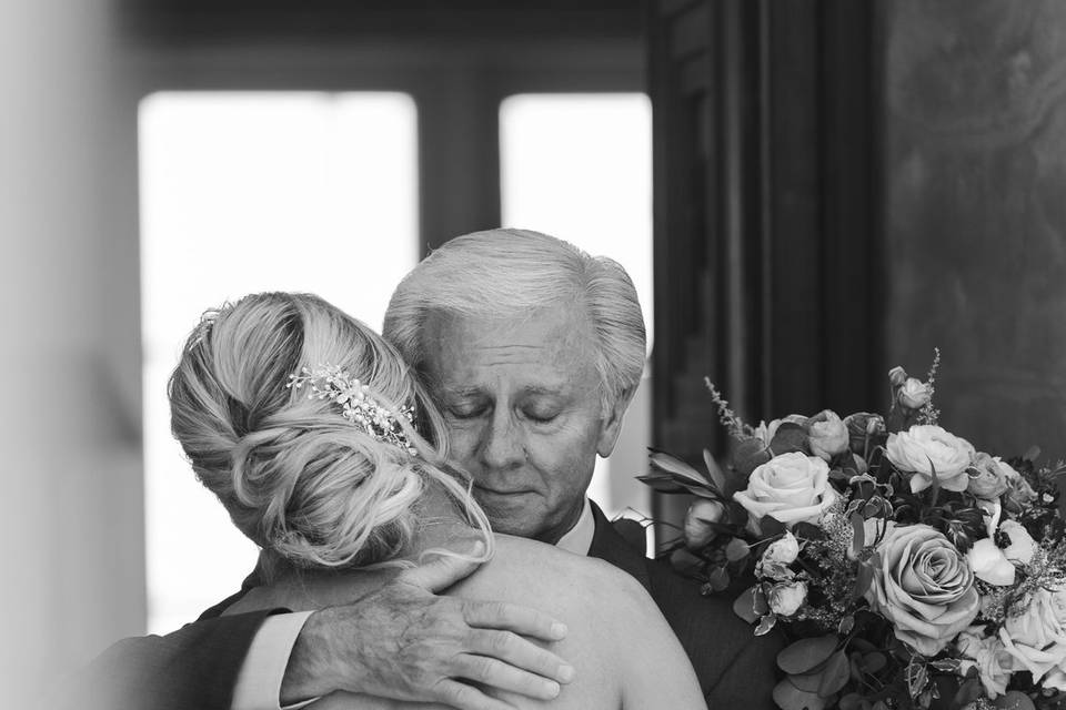 Emotional first look with dad