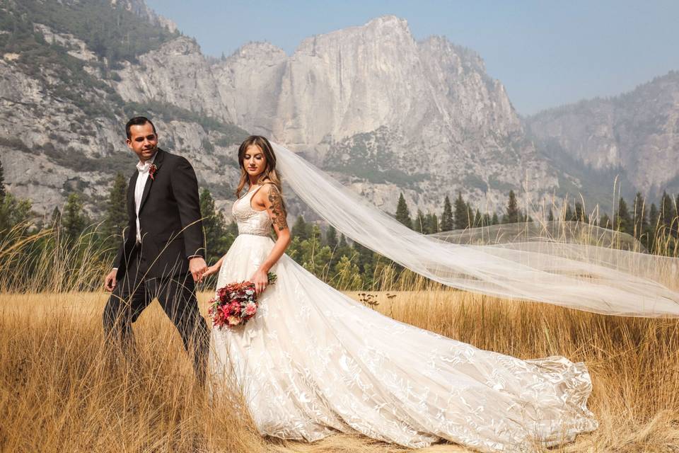 Yosemite Wedding Couple