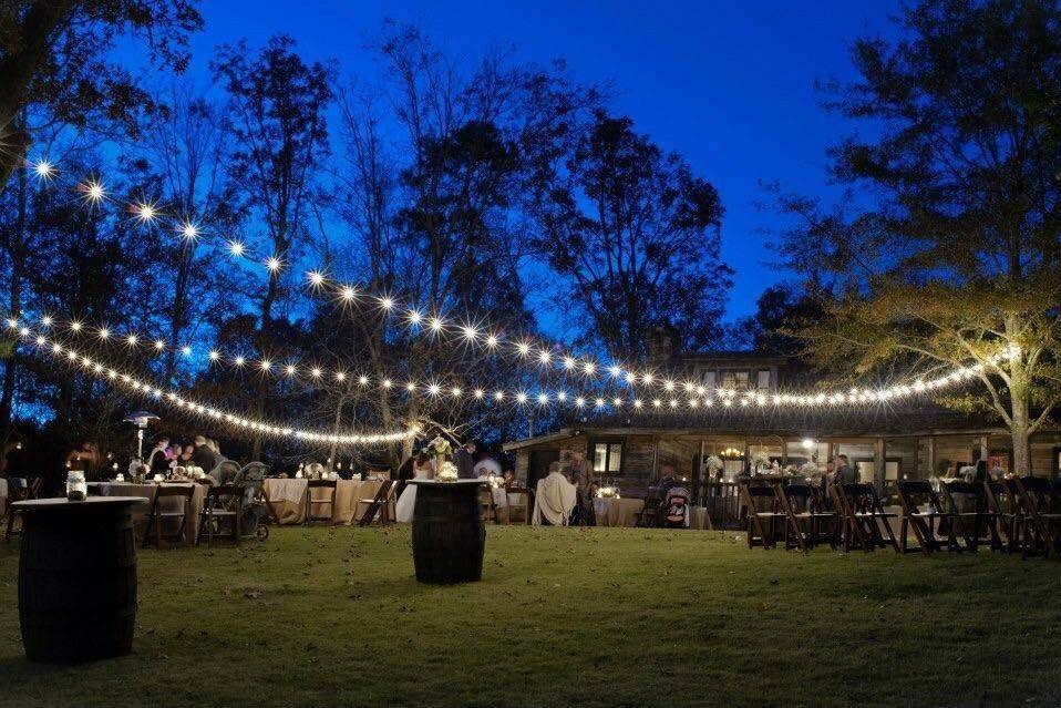 Outdoor dining set-up